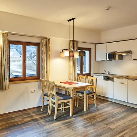 アパートホテル Tirolerhof - Appartementhaus 3*