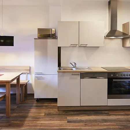 Tirolerhof - Appartementhaus カウナータール