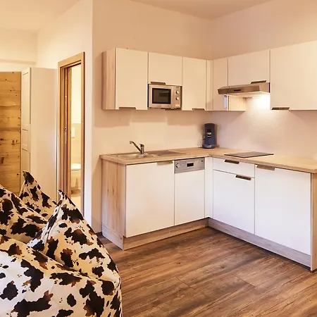 アパートホテル Tirolerhof - Appartementhaus カウナータール