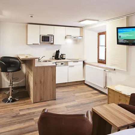 Tirolerhof - Appartementhaus カウナータール