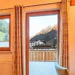 Tirolerhof - Appartementhaus Kaunertal