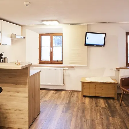 아파트호텔 Tirolerhof - Appartementhaus 3*